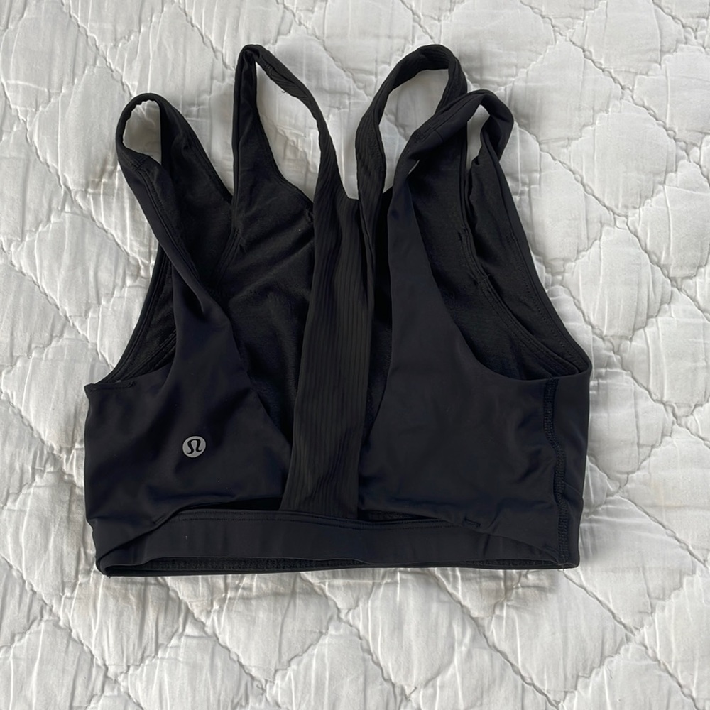 Lululemon sports bra